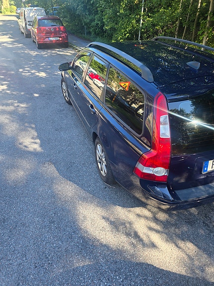 Volvo V50 3 of 5