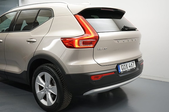 Volvo XC40 3 of 5