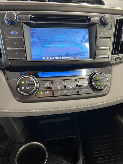 Toyota RAV4 22 of 28