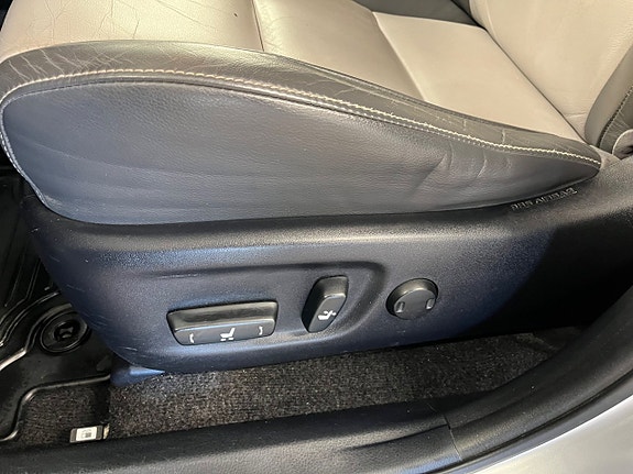 Toyota RAV4 20 of 28