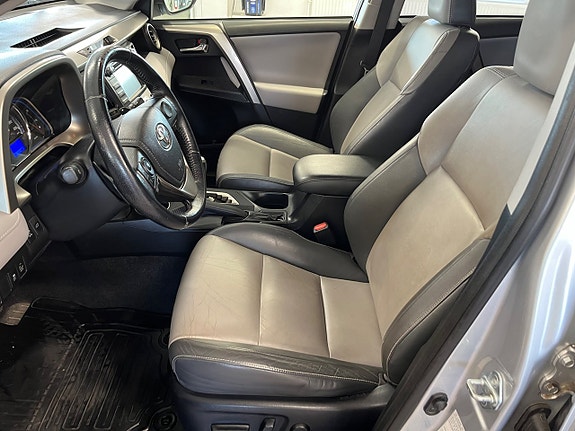 Toyota RAV4 19 of 28