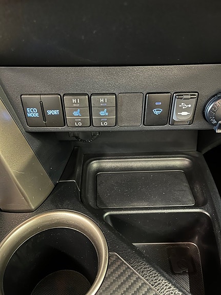 Toyota RAV4 23 of 28