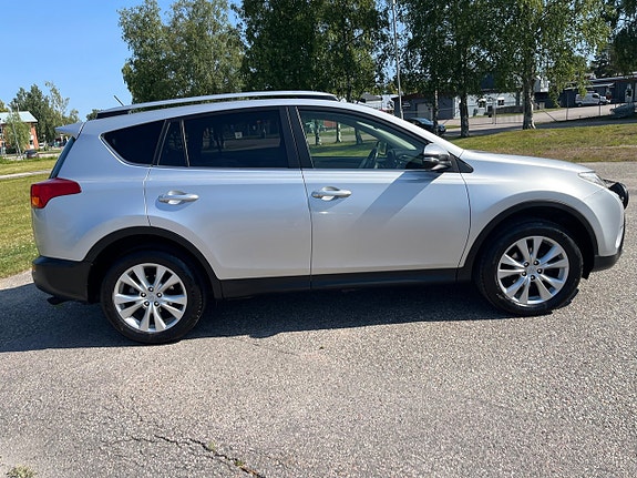 Toyota RAV4 6 of 28
