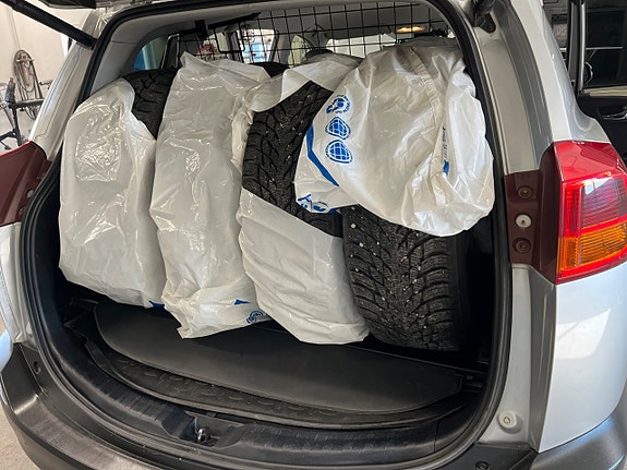 Toyota RAV4 15 of 28