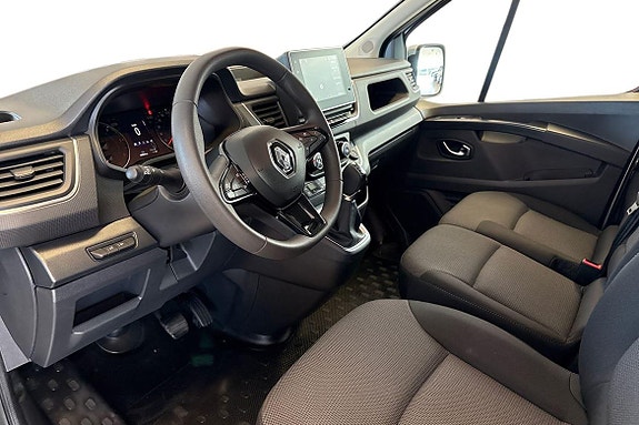 Renault Trafic 11 of 16