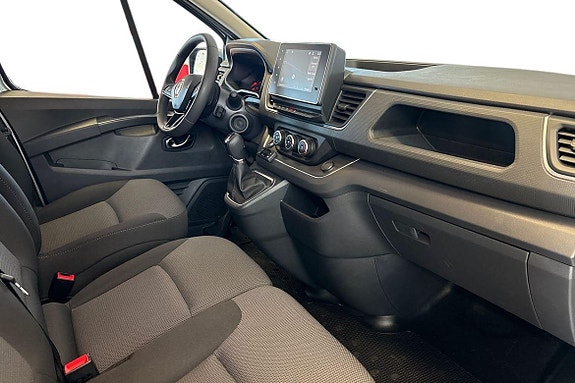 Renault Trafic 10 of 16