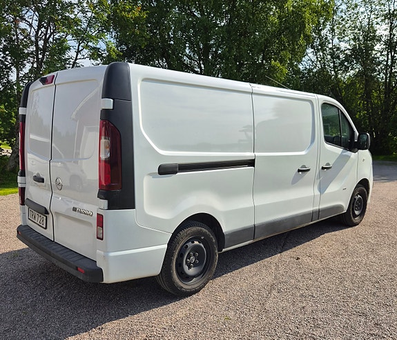 Opel Vivaro 2 of 5