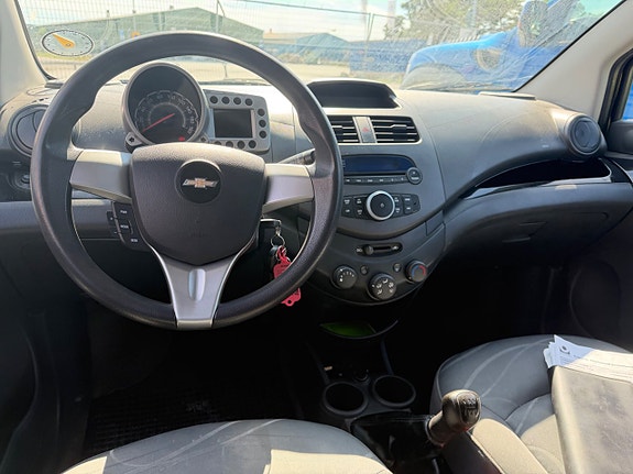 Chevrolet Spark 19 of 22