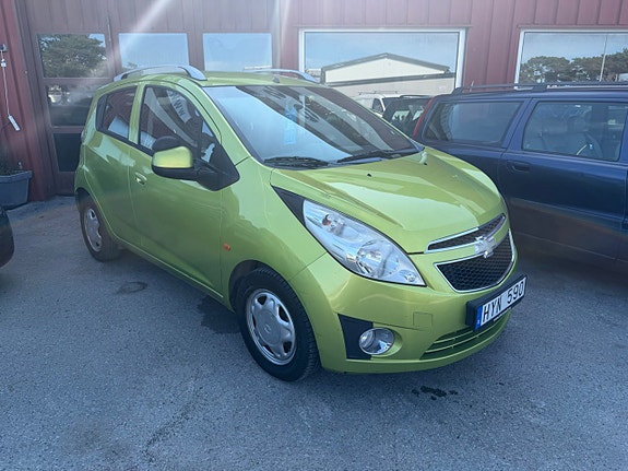 Chevrolet Spark 15 of 22