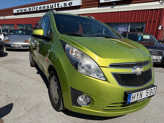 Chevrolet Spark 21 of 22