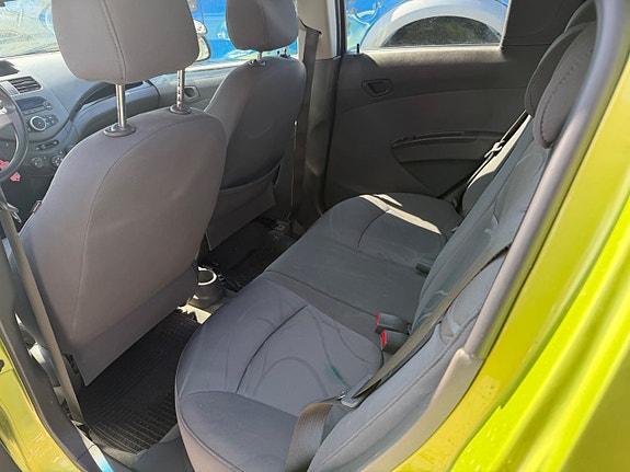 Chevrolet Spark 20 of 22