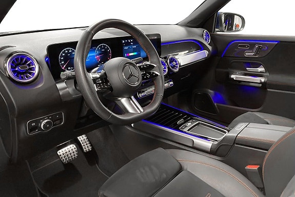 Mercedes-Benz GLB200 7 of 17
