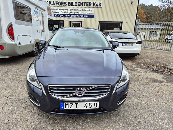 Volvo S60 2 of 5