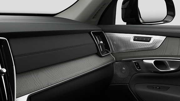 Volvo XC90 24 of 24
