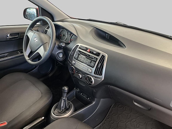 Hyundai i20 7 of 16