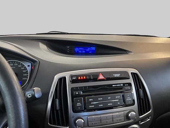 Hyundai i20 13 of 16