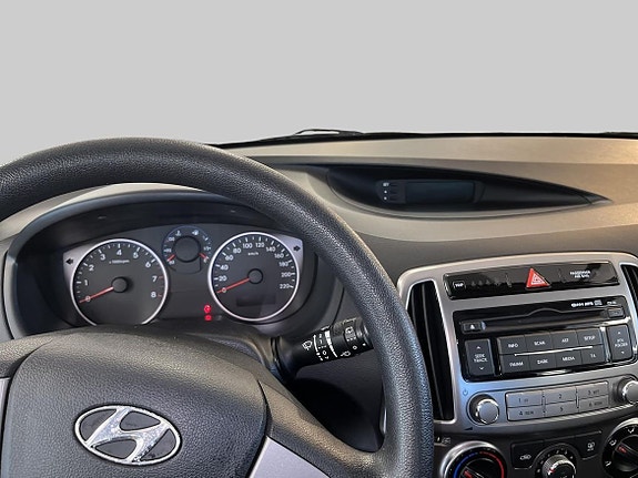Hyundai i20 9 of 16