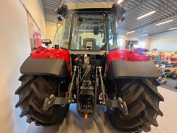 Demo Massey Ferguson 5s 145 Dyna-6 /framaxelfjädring mm 5 of 5