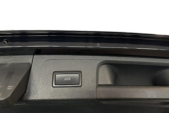 Volkswagen Passat Alltrack 13 of 20