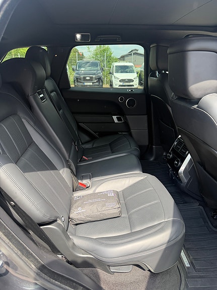 Land Rover Range Rover Sport 2 of 4