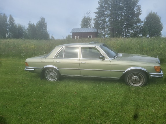 Mercedes-Benz 350 SE 3 of 5