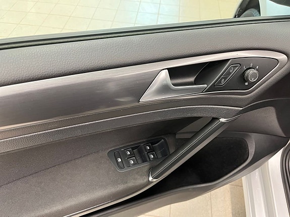 Volkswagen Golf I 8 of 22