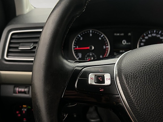 Volkswagen Amarok 18 of 30