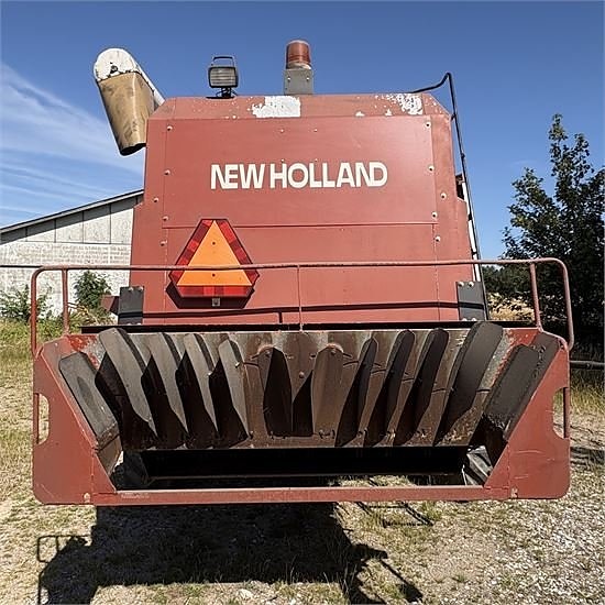 New Holland L624 7 of 30