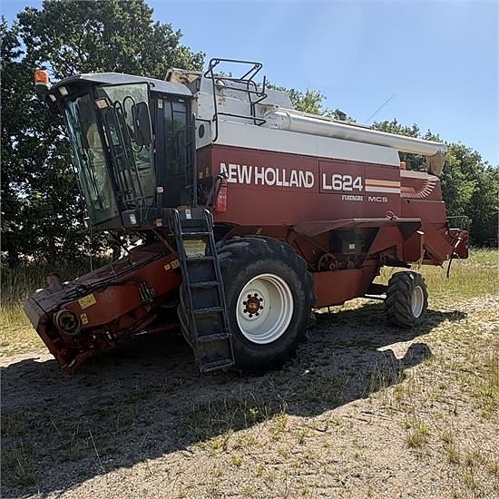 New Holland L624 11 of 30