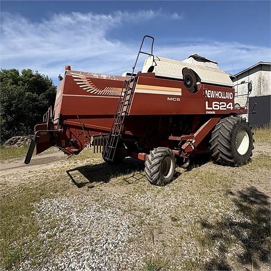 New Holland L624 3 of 30