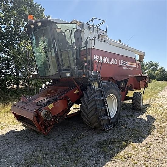 New Holland L624 12 of 30