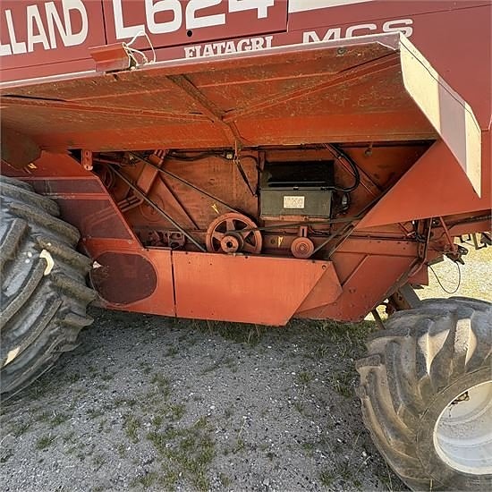 New Holland L624 28 of 30