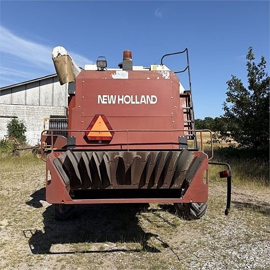 New Holland L624 9 of 30
