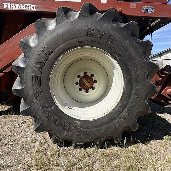 New Holland L624 24 of 30
