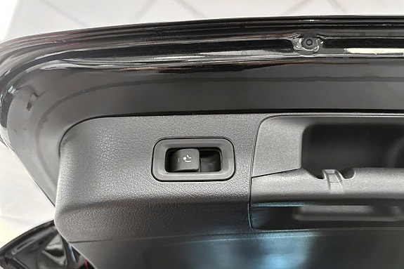 Mercedes-Benz GLB200 18 of 24
