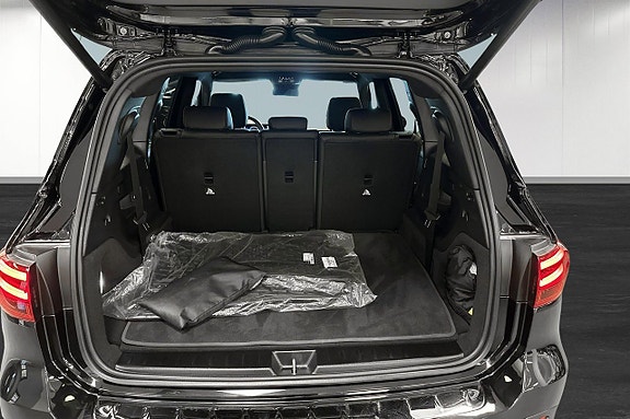 Mercedes-Benz GLB200 13 of 24