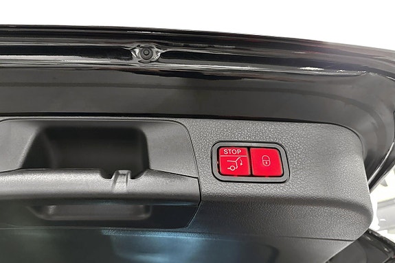 Mercedes-Benz GLB200 17 of 24