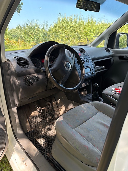 Volkswagen Caddy 4 of 5