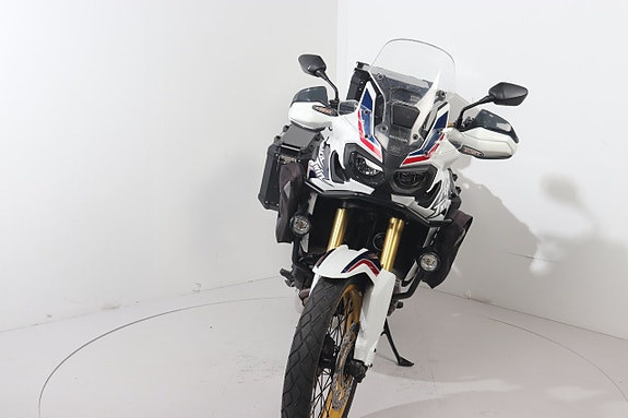 Honda CRF 1000 Africa Twin 3 of 5