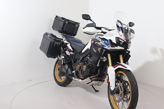 Honda CRF 1000 Africa Twin 2 of 5
