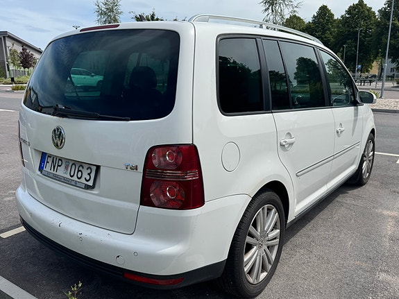 Volkswagen Touran 15 of 15