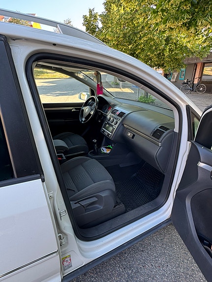 Volkswagen Touran 5 of 5