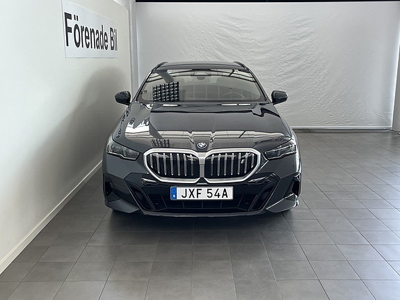 BMW i5 2 of 5
