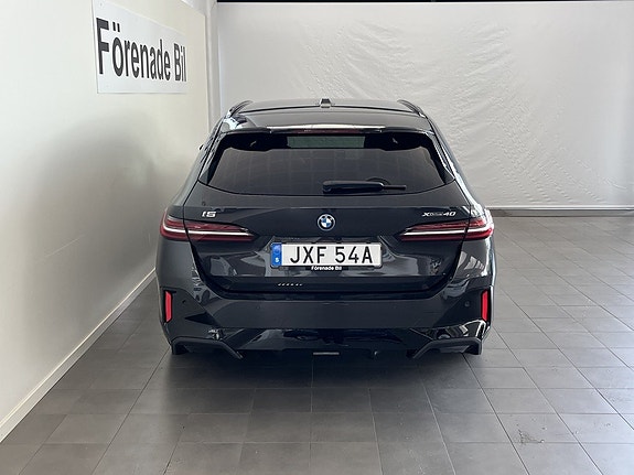 BMW i5 14 of 16