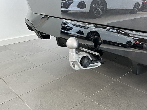 BMW i5 13 of 16