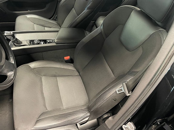 Volvo V60 4 of 5