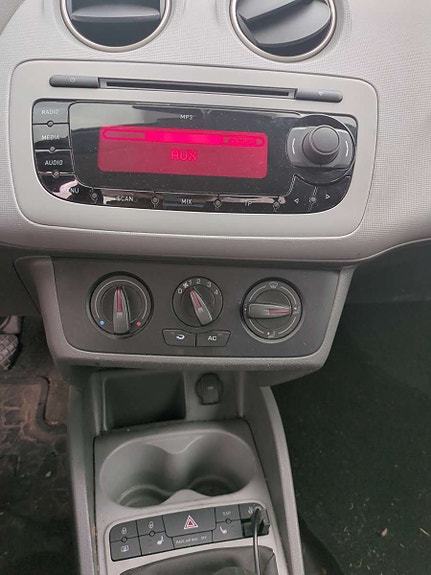 Seat Ibiza 4 of 8