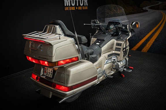 Honda GL1500 SE Gold Wing 3 of 14