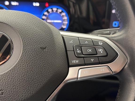 Volkswagen Golf Alltrack 19 of 30