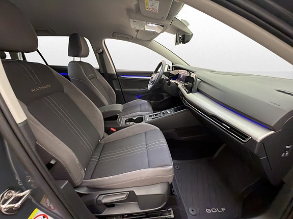 Volkswagen Golf Alltrack 10 of 30
